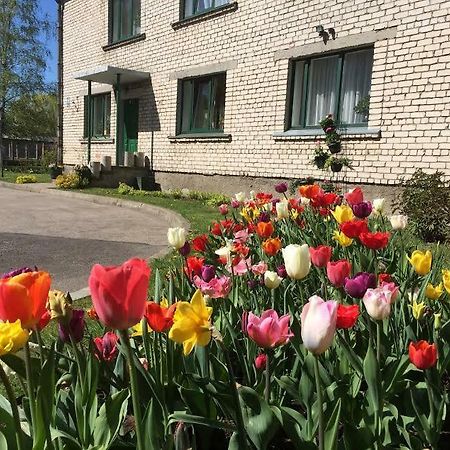 Stradnieku Viesnica Hostel Вентспилс Екстериор снимка